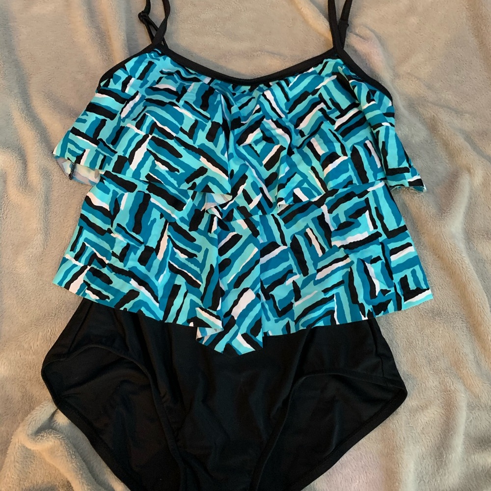 Maxine of Hollywood Tiered Swimsuit-Size 12